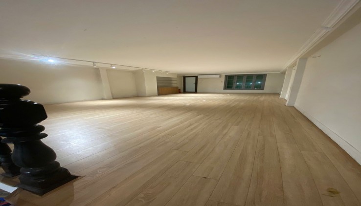 Cho thuê LÀ BIA, SPA, KD SẠCH MBKD Phố Trung Kính, Cầu Giấy 4 tầng, 140m2, 62 Triệu